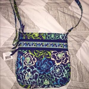 Vera Bradley Triple Zip Hipster (NWT)